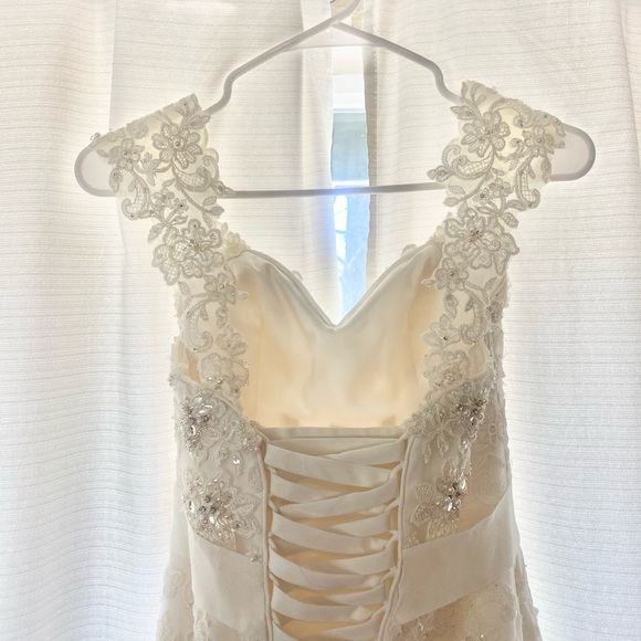 Maggie Sottero Wedding Dress - Picture 4 of 11